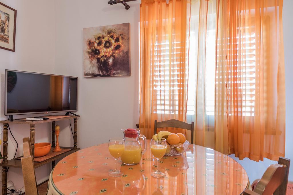 Apartments Eva Sukosan Bagian luar foto